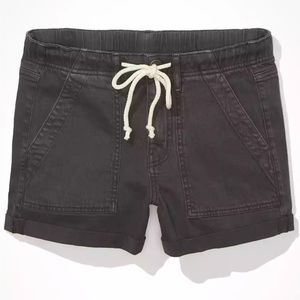American Eagle Tomgirl short low rise size 8